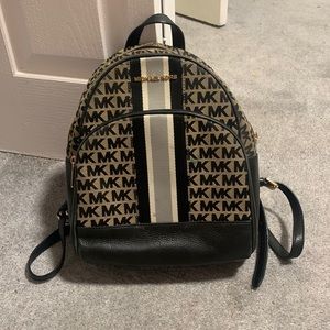 Micheal Kors|-Tan/Grey&Black Medium Backpack